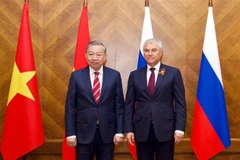 Vietnamese Party General Secretary To Lam (L) and Chairman of the State Duma of the Federal Assembly of the Russian Federation Vyacheslav Volodin at their meeting in Moscow on May 10 (Photo: VNA)