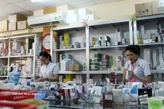 The DAV asks pharmacy producers and distributors to increase medicine supply capacity during Tet to meet increasing demand (Photo: VNA)