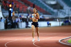 Nguyen Thi Oanh is still outstanding in the women's 5,000m SEA Games. Photos courtesy of the Vietnam sports delegation (Photo: VNA)