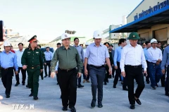 PM inspects post-storm recovery efforts in Gia Lai on November 13 (Photo: VNA)