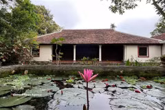 A traditional-style house in Phuoc Tich village (Photo: VNA)