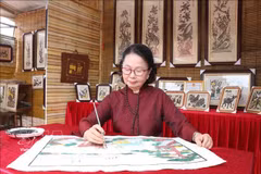Meritorious Artisan Nguyen Thi Oanh (Photo: VNA)