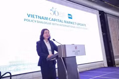 Chairwoman of the State Securities Commission Vu Thi Chan Phuong delivers opening remarks at the seminar. (Photo: State Securities Commission)