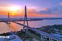 Can Tho bridge is built with ODA from the Japanese Government and counterpart capital from the Vietnamese Government. (Photo: VNA)