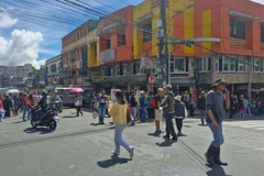 Magnitude 7.5 earthquake strikes off Philippines