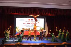 An art performance at the Vietnam Culture Week in Cambodia in 2026. (Photo: VNA)