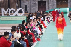 The “Hello Cosmo From Vietnam” Season 2 fashion show kicks off the Miss Cosmo 2025 journey in Hue. (Photo: VNA)