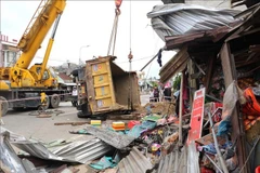 A traffic accident happens in the central province of Quang Ngai on May 26. (Photo: VNA)