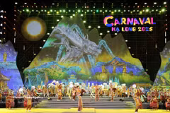 At the opening of the Ha Long Carnival 2025 (Photo: VNA)
