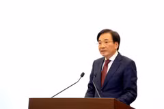Minister and Spokesperson of the Government Tran Van Son speaks at the press conference on March 4 (Photo: VNA)