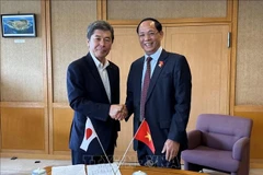 NA Vice Chairman Tran Quang Phuong (R) and Speaker of the Oita Prefectural Assembly Shima Koichi at their meeting on September 26 (Photo: VNA)