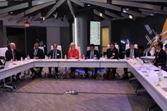 At the meeting between Minister of Industry and Trade Nguyen Hong Dien and representatives of the US defence and aerospace giant Lockheed Martin in May 20 in Washington DC. (Photo: VNA)