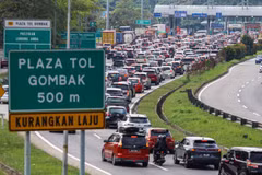 Malaysia’s rapid growth of the e-commerce sector has increased traffic flow on highways, according to transport experts. (Photo: nst.com.my)