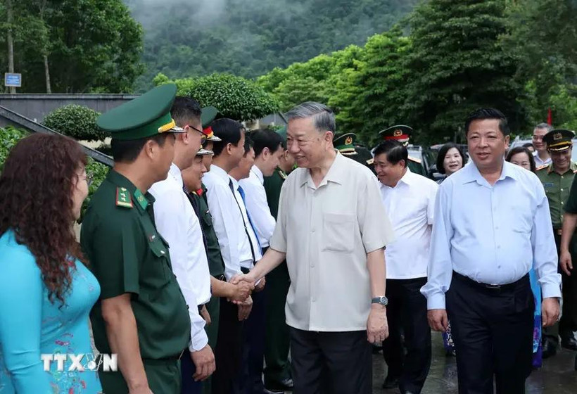 President To Lam at the Pac Bo special national relic site in Truong Ha commune, Ha Quang district, Cao Bang province. (Photo: VNA)