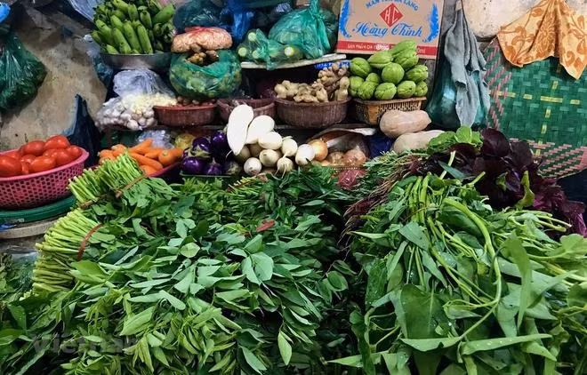 Nine of the 11 categories of goods and services see price hikes in September. (Photo: VietnamPlus)