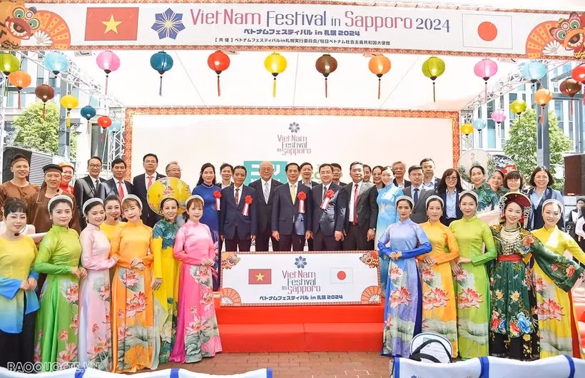 Delegates at the third "Vietnam Festival in Sapporo 2024" held in Sapporo city, Japan’s Hokkaido prefecture on August 10. (Photo: baoquocte.vn)