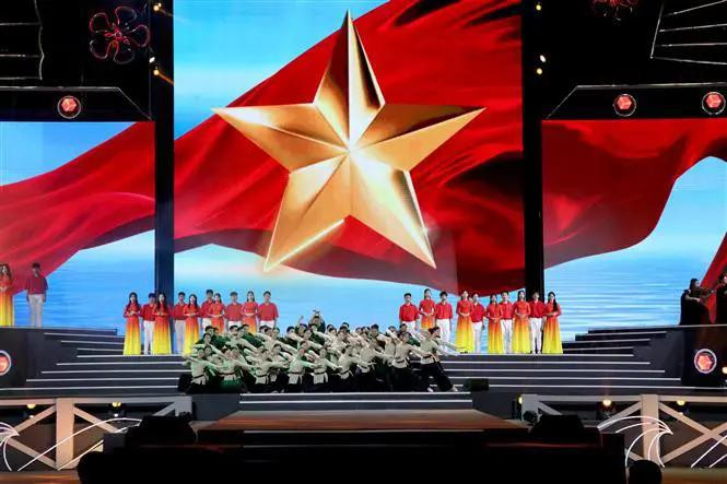 An art performance at the programme. (Photo: VNA)