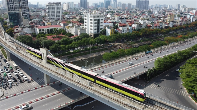 The elevated section of the Nhon - Hanoi station metro line begins commercial operations to serve passengers on August 8, 2024. (Photo: VNA) 