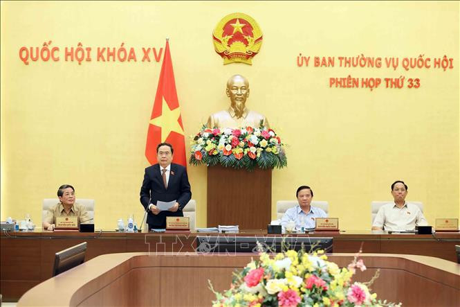 NA Permanent Vice Chairman Tran Thanh Man speaks at the meeting of NA Standing Committee on May 15. (Photo: VNA)