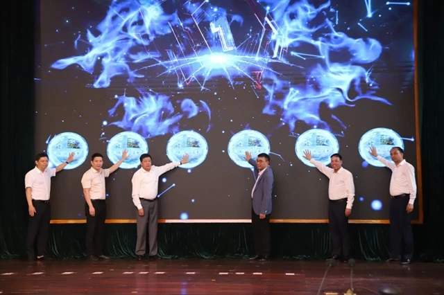 Delegates at the launch ceremony on May 10. (Photo: kinhtedothi.vn) 