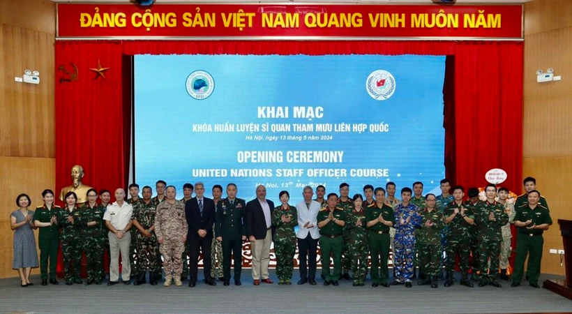 Training course kicks off for Vietnamese staff officers on UN missions