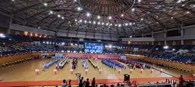 Athletes from schools in ASEAN countries join the opening ceremony of the 13th ASEAN Schools Games 2024 in Đà Nẵng City. More than 1,300 athletes and coaches will be competing in six sports for 107 medal sets on June 1-7. (Photo: VNA)
