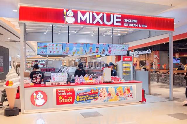 A survey by Vietnam Report from July - August this year, shows that 62.5% of businesses expect the F&B industry to grow by 5-10% this year.(Photo: kinhtedouong.vn)