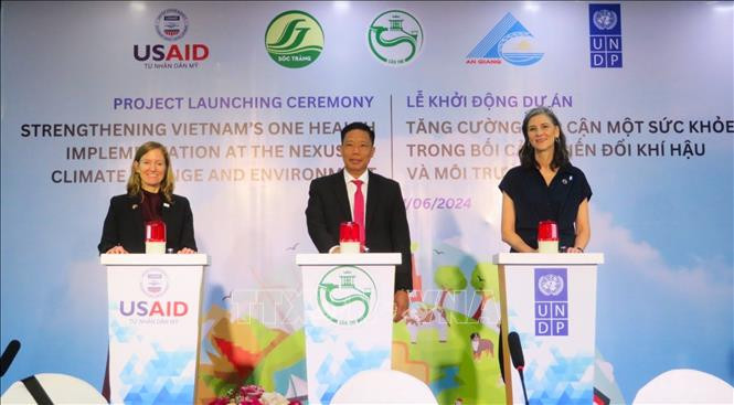 At the ceremony to launched the initiative (Photo: VNA)