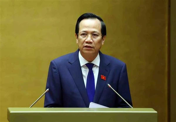 Minister of Labour, Invalids and Social Affairs Dao Ngoc Dung addresses the National Assembly's 7th session (Photo: VNA)