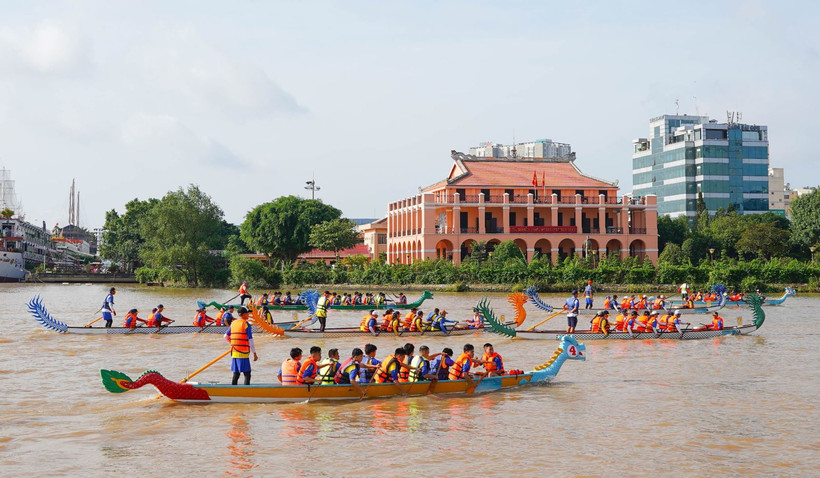River tours are strongly exploited during the Ho Chi Minh City River Festival. (Photo: VNA)