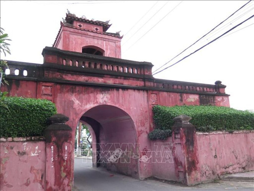 Tien Gate in ancient Dien Khanh citadel (Photo: VNA)