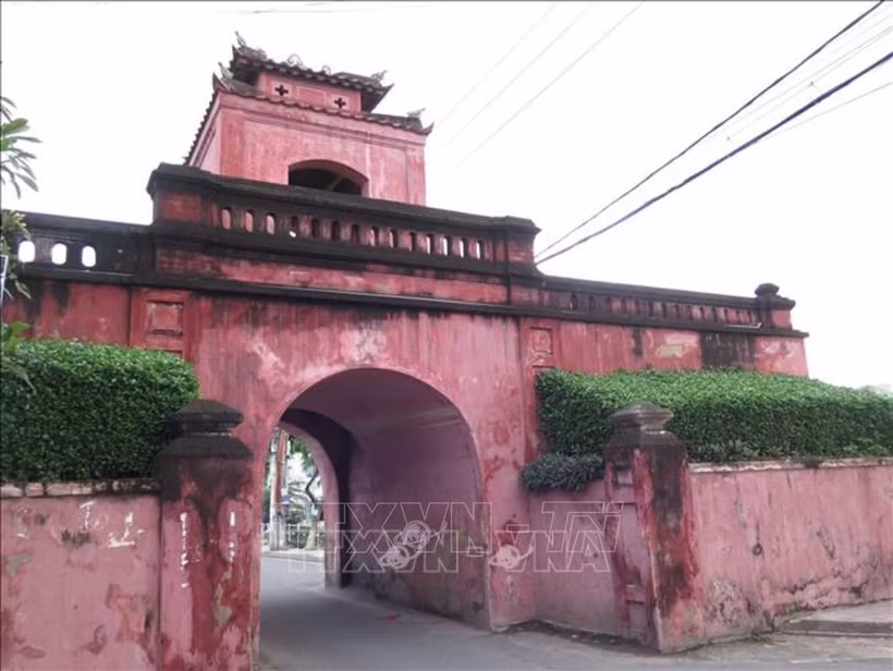 Tien Gate in ancient Dien Khanh citadel (Photo: VNA)