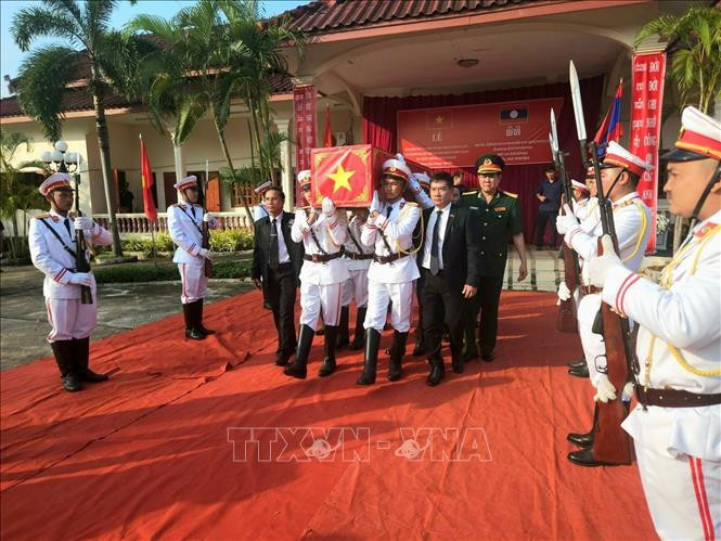 The remains of 12 Vietnamese volunteer soldiers and experts are to be laid to rest at the martyrs' cemetery in the central province of Thua Thien-Hue (Photo: VNA)