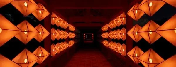 The central hallway is decorated with 240 lanterns flashing in sync with the sound. (Photo: VNA)