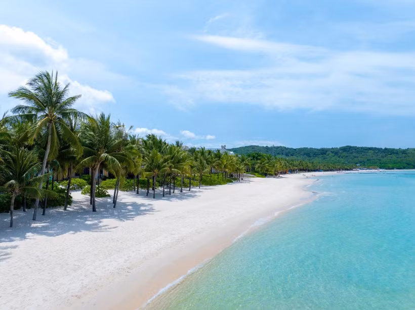 Kem Beach - the most beautiful beach of Phu Quoc Island with creamy sand and emerald colour seawater. (Photo: Sun Group)