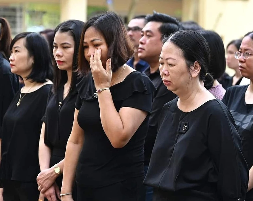 People from all walks of life are present at the National Funeral Hall in Hanoi to pay homage to Party General Secretary Nguyen Phu Trong (Photo: VNA)