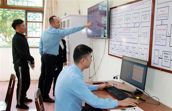 Controlling vessel movements through VMS (Photo: VNA)