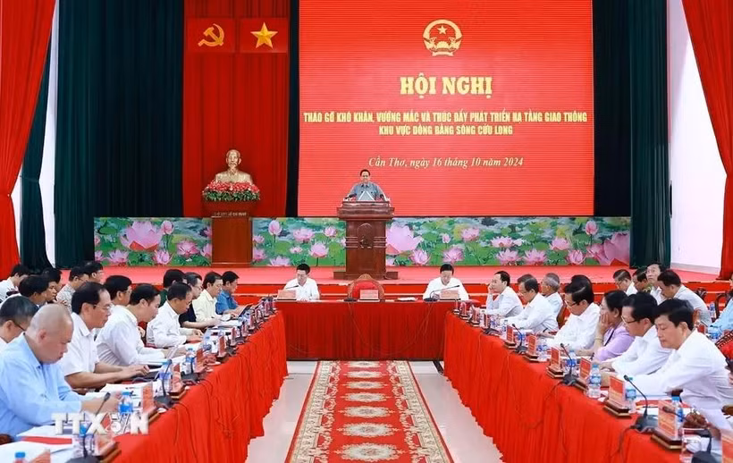 Prime Minister Pham Minh Chinh addresses the opening of the conference (Photo: VNA)