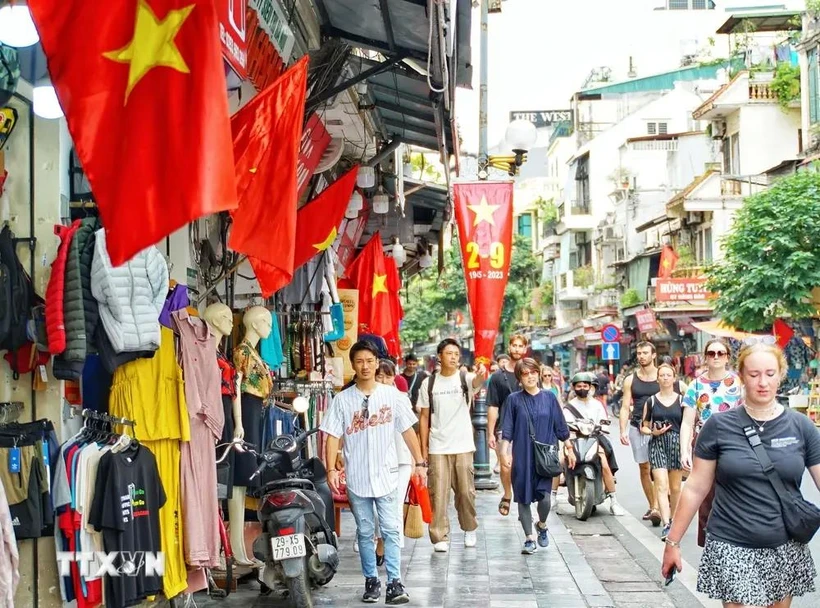 Tourists in Hanoi on the National Day (September 2) (Photo: VNA)