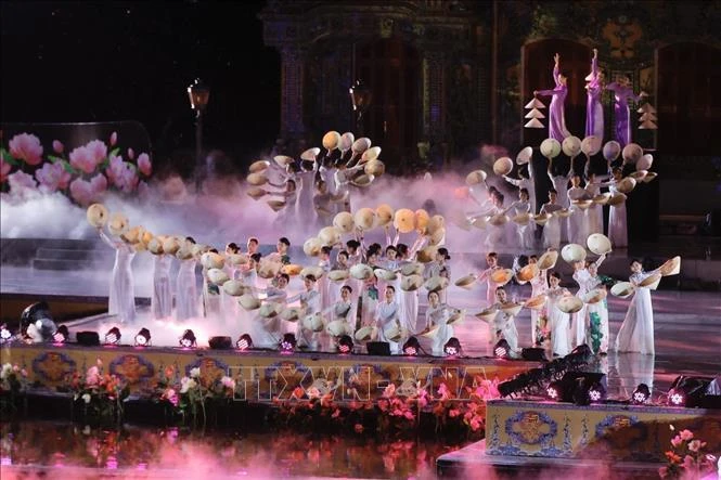 An art performance at the event. (Photo: VNA)