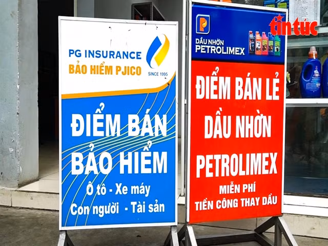 A point of sale for motor vehicle insurance (Photo: VNA)
