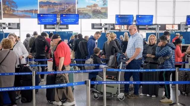 International passengers at Hanoi's Noi Bsi Airport (Photo: VNA)