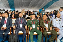 Major General Nguyen Ba Luc (centre), Deputy Chief of the General Staff of the Vietnam People’s Army, at the Indo Defence Expo and Forum. (Photo: VNA)