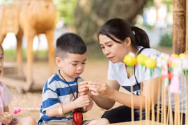 Folk games bring families together at Temple of Literature 