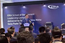 Samdech Techo Hun Sen speaks at the Economic Research Institute for ASEAN and East Asia in Jakarta on May 6. (Photo: VNA)