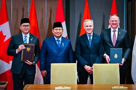 President Prabowo Subianto and Prime Minister of Canada Mark Carney witness the signing of Memorandum of Understanding between Indonesia and Canada, at the West Block, Parliament Hill, Ottawa, Canada, on Wednesday (09/24). (Photo: BPMI of Presidential Secretariat)