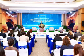 At the workshop titled "Easing Non-Tariff Barriers to unlock ASEAN’s potential" on June 27 (Photo: thitruongtaichinhtiente.vn)