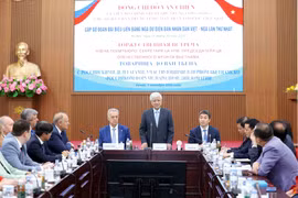 President of the Vietnam Fatherland Front Central Committee Do Van Chien speaks at the meeting with the Russian delegation who are in Vietnam for the first Vietnam – Russia People’s Forum on October 1. (Photo: VNA)