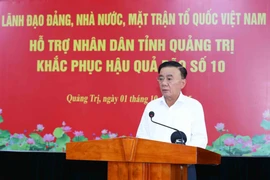 Politburo member and permanent member of the Party Central Committee's Secretariat Tran Cam Tu visits typhoon-hit Quang Tri province on October 1. (Photo: VNA)