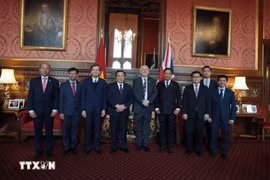 Finance minister pushes for London tie-up to build int’l financial centre